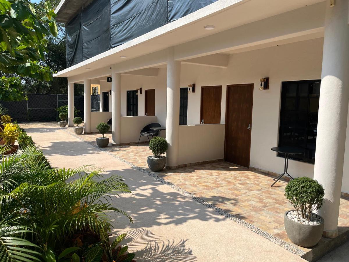 Natura Hotel & Villas Zihuatanejo Kültér fotó